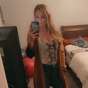 Meet your Posher, Nicole